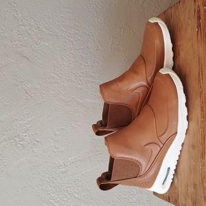 NIKE Air Max THEA Mid